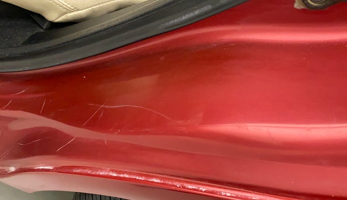 2017 Toyota Etios Liva VX DUAL TONE, Petrol, Manual, 49,156 km, Left C pillar - Minor scratches