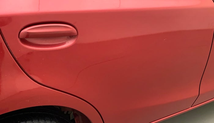 2017 Toyota Etios Liva VX DUAL TONE, Petrol, Manual, 49,156 km, Right rear door - Paint has faded