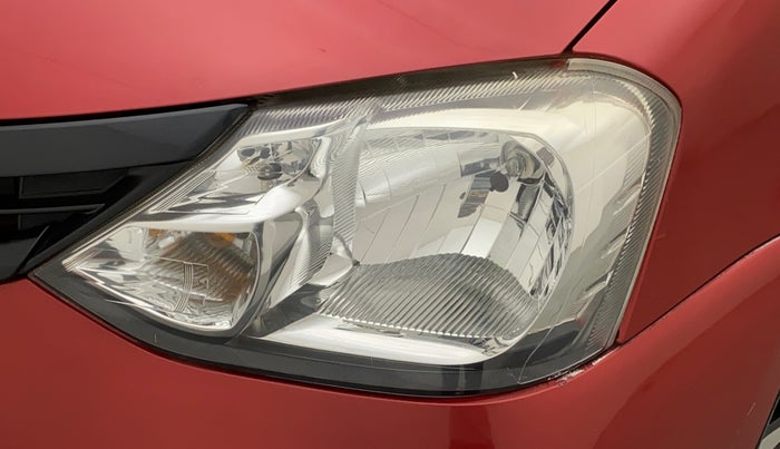 2017 Toyota Etios Liva VX DUAL TONE, Petrol, Manual, 49,156 km, Left headlight - Minor scratches