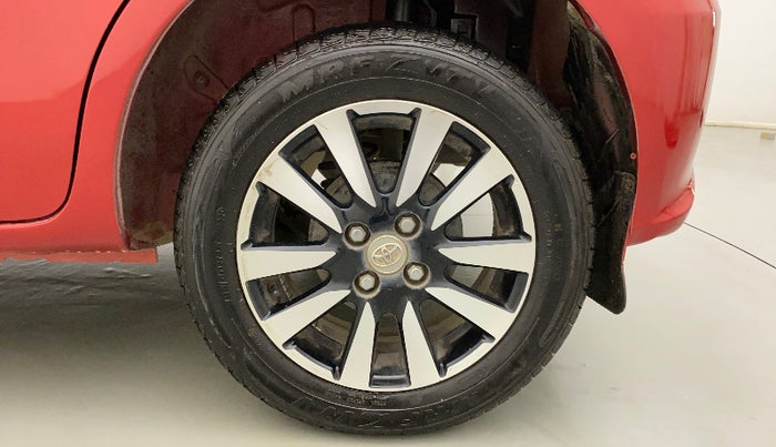 2017 Toyota Etios Liva VX DUAL TONE, Petrol, Manual, 49,156 km, Left Rear Wheel