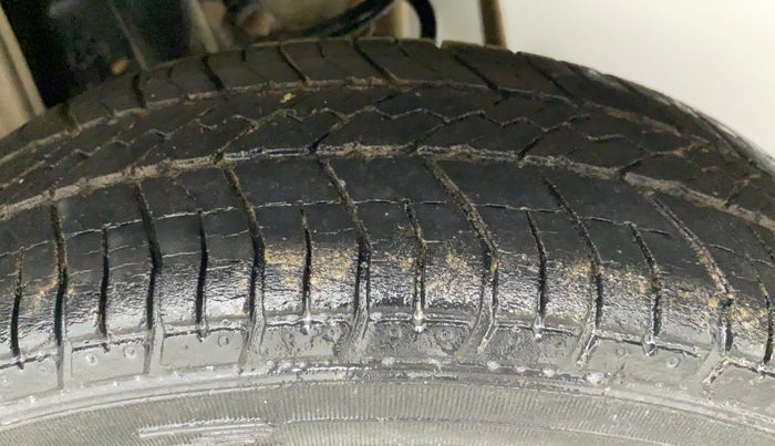 2013 Maruti Zen Estilo LXI, Petrol, Manual, 28,829 km, Left Rear Tyre Tread
