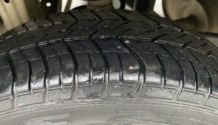 2013 Maruti Zen Estilo LXI, Petrol, Manual, 28,829 km, Right Rear Tyre Tread