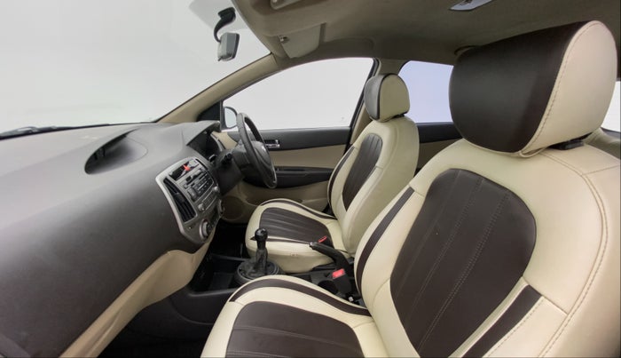 2014 Hyundai i20 MAGNA O 1.2, Petrol, Manual, 84,953 km, Right Side Front Door Cabin