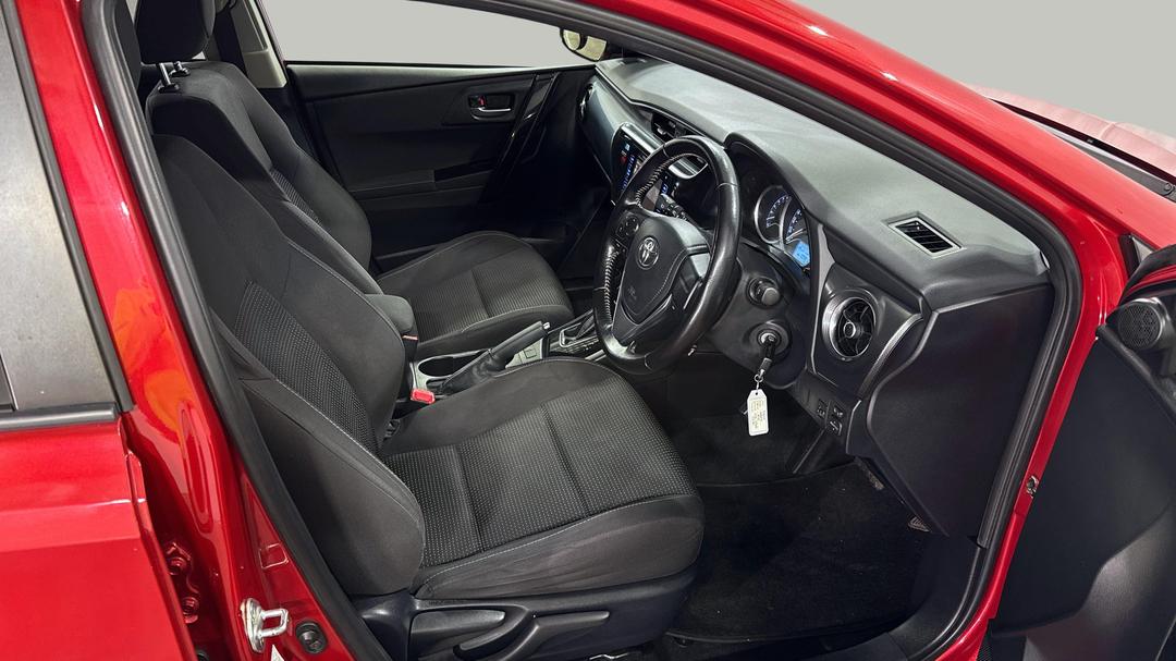 2016 Toyota Corolla Ascent Sport, Automatic, 109910 km, Right Side Front Door Cabin View