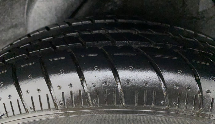2012 Hyundai i20 MAGNA (O) 1.2, Petrol, Manual, 75,167 km, Left Rear Tyre Tread