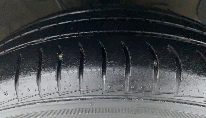 2018 Hyundai NEW SANTRO SPORTZ 1.1, Petrol, Manual, 30,028 km, Right Front Tyre Tread