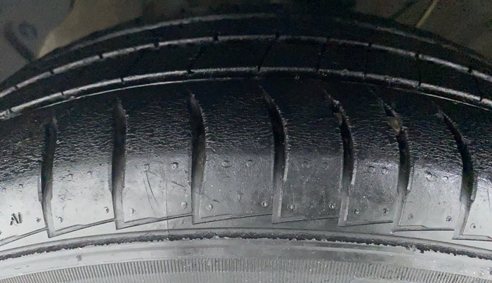 2018 Hyundai NEW SANTRO SPORTZ 1.1, Petrol, Manual, 30,028 km, Left Front Tyre Tread