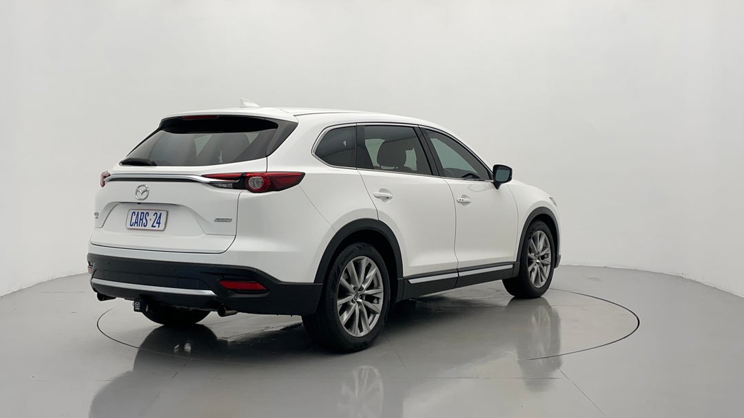 Right Back Diagonal (45- Degree) View