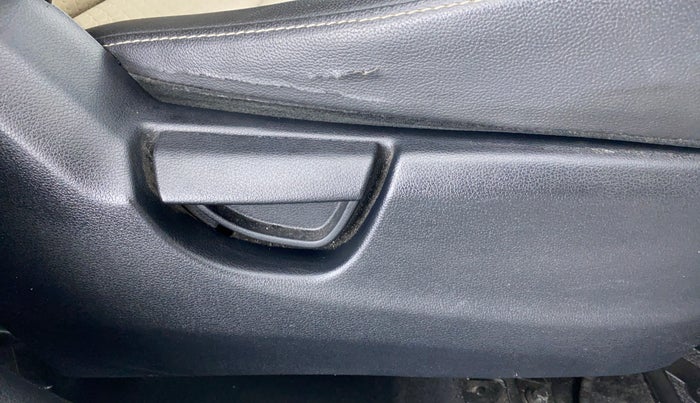 2019 Hyundai NEW SANTRO SPORTZ 1.1, Petrol, Manual, Driver Side Adjustment Panel