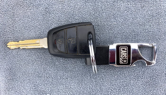 2019 Hyundai NEW SANTRO SPORTZ 1.1, Petrol, Manual, Key Close Up