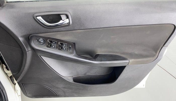 2016 Tata Zest XT PETROL, Petrol, Manual, 72,995 km, Driver Side Door Panels Control