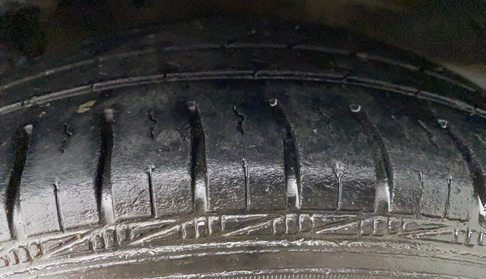 2018 Hyundai Eon ERA PLUS, Petrol, Manual, 53,116 km, Right Front Tyre Tread