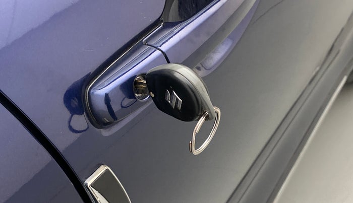 2019 Maruti Swift VXI AMT, Petrol, Automatic, 54,452 km, Lock system - Central locking partially non-functional (Internal)
