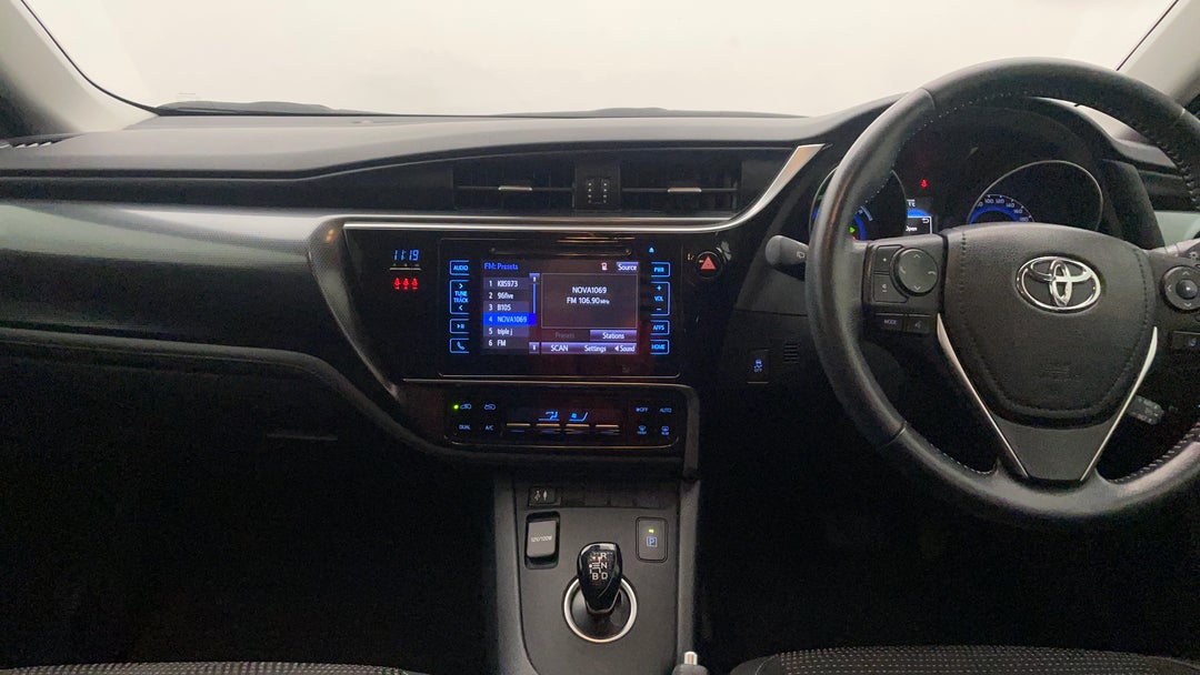 2018 Toyota Corolla Hybrid, Automatic, 56316 km, Dashboard View