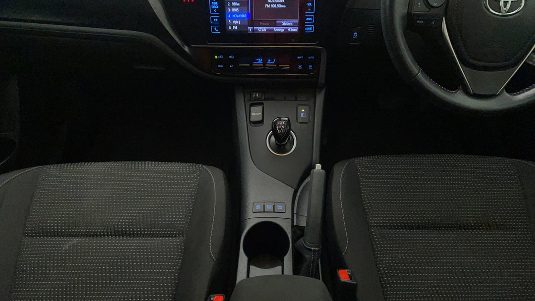 2018 Toyota Corolla Hybrid, Automatic, 56316 km, Center Console