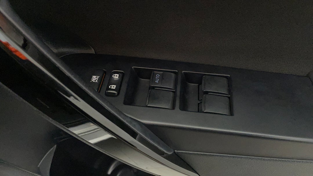 2018 Toyota Corolla Hybrid, Automatic, 56316 km, Drivers Side Door Panel Controls