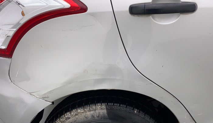 2017 Maruti Swift LXI (O), Petrol, Manual, 43,232 km, Right quarter panel - Slightly dented