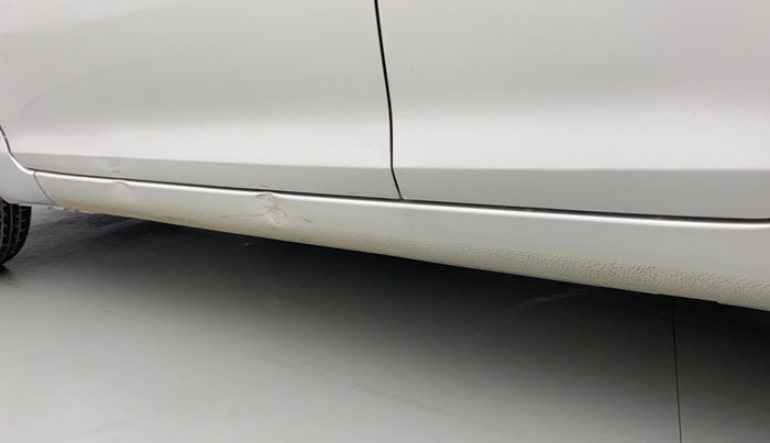 2017 Maruti Swift LXI (O), Petrol, Manual, 43,232 km, Left running board - Slightly dented