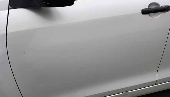 2017 Maruti Swift LXI (O), Petrol, Manual, 43,232 km, Front passenger door - Minor scratches