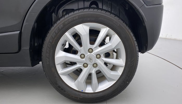 2021 Mahindra XUV 3OO W8 PETROL MT, Petrol, Manual, 10,938 km, Left Rear Wheel