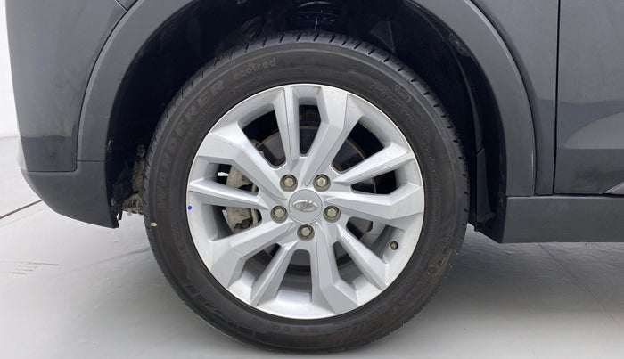 2021 Mahindra XUV300 W8 PETROL MT, Petrol, Manual, 10,938 km, Left Front Wheel