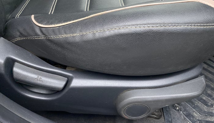 2016 Hyundai Xcent S 1.2, Petrol, Manual, 70,978 km, Driver Side Adjustment Panel