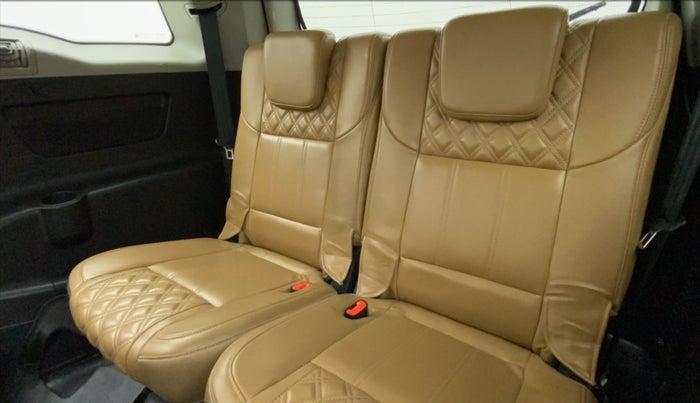 2018 Mahindra XUV500 W11 (O) AT, Diesel, Automatic, 44,043 km, Third Seat Row ( optional )