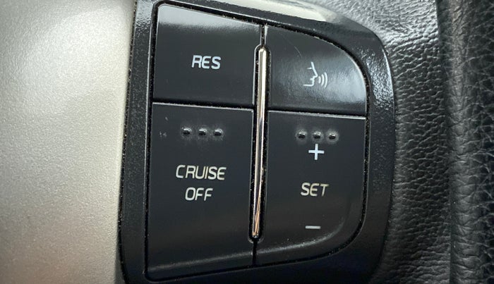 2018 Mahindra XUV500 W11 (O) AT, Diesel, Automatic, 44,043 km, Adaptive Cruise Control