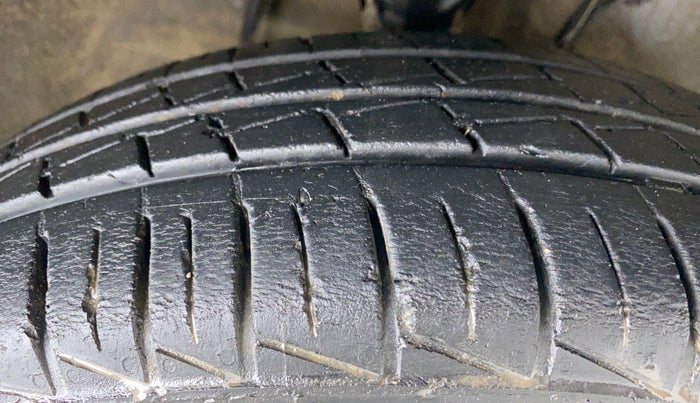 2019 Maruti Alto VXI, Petrol, Manual, 14,029 km, Right Front Tyre Tread