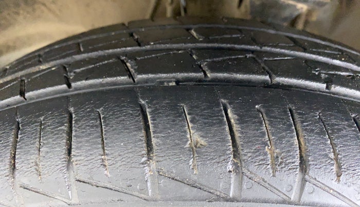 2019 Maruti Alto VXI, Petrol, Manual, 14,029 km, Left Front Tyre Tread