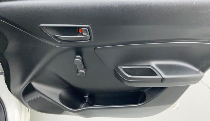 2020 Maruti Swift LXI D, Petrol, Manual, 4,282 km, Driver Side Door Panels Control