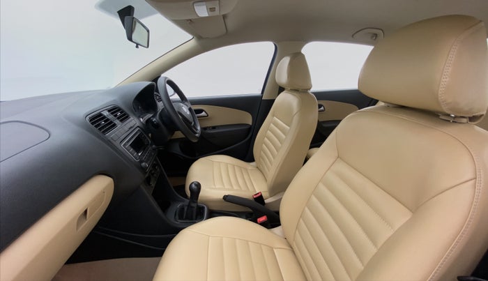 2016 Volkswagen Ameo COMFORTLINE 1.2, Petrol, Manual, 67,345 km, Right Side Front Door Cabin
