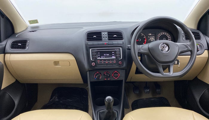 2016 Volkswagen Ameo COMFORTLINE 1.2, Petrol, Manual, 67,345 km, Dashboard