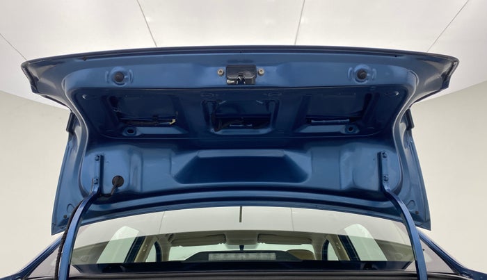2016 Volkswagen Ameo COMFORTLINE 1.2, Petrol, Manual, 67,345 km, Boot Door Open