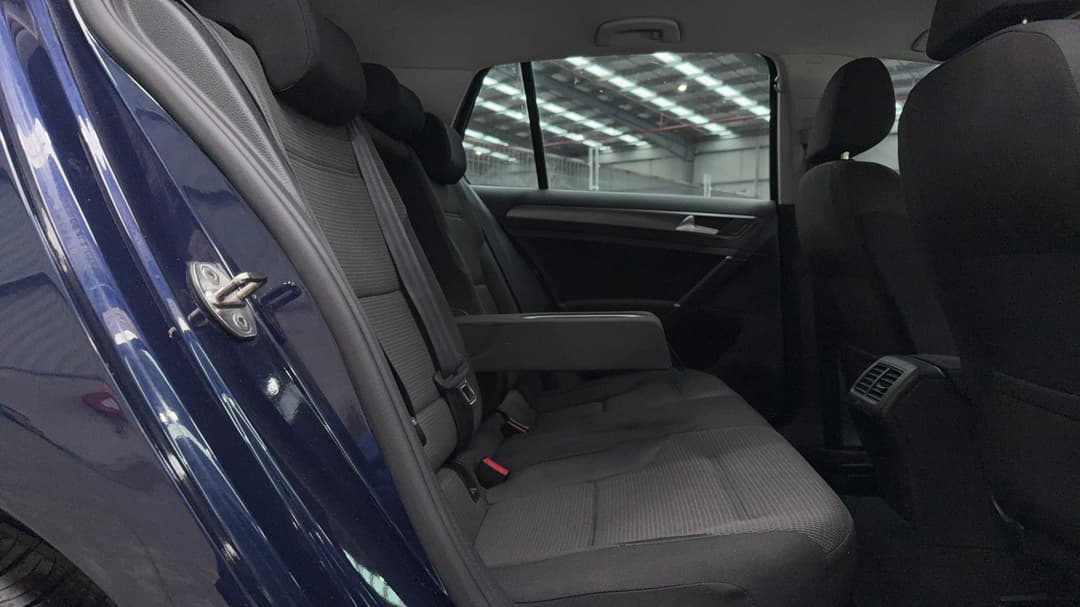 2018 Volkswagen Golf 110 Tsi Comfortline, Automatic, 149623 km, Right Side Rear Door Cabin View