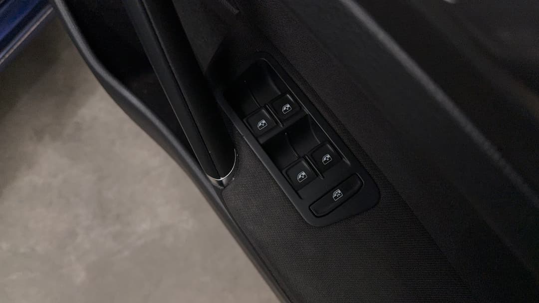 2018 Volkswagen Golf 110 Tsi Comfortline, Automatic, 149623 km, Drivers Side Door Panel Controls