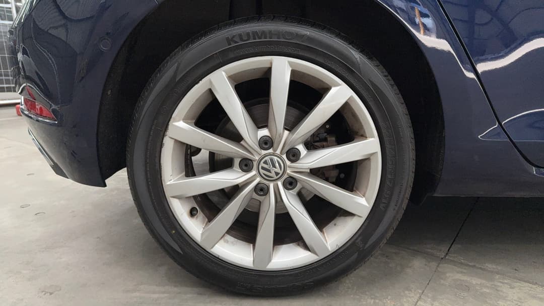 2018 Volkswagen Golf 110 Tsi Comfortline, Automatic, 149623 km, Right Rear Wheel