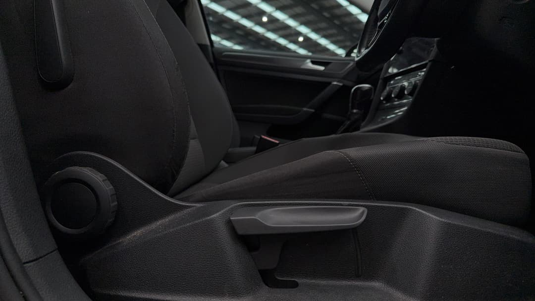 2018 Volkswagen Golf 110 Tsi Comfortline, Automatic, 149623 km, Drivers Side Adjustment Panel