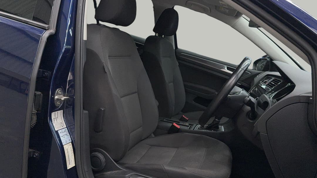 2018 Volkswagen Golf 110 Tsi Comfortline, Automatic, 149623 km, Right Side Front Door Cabin View