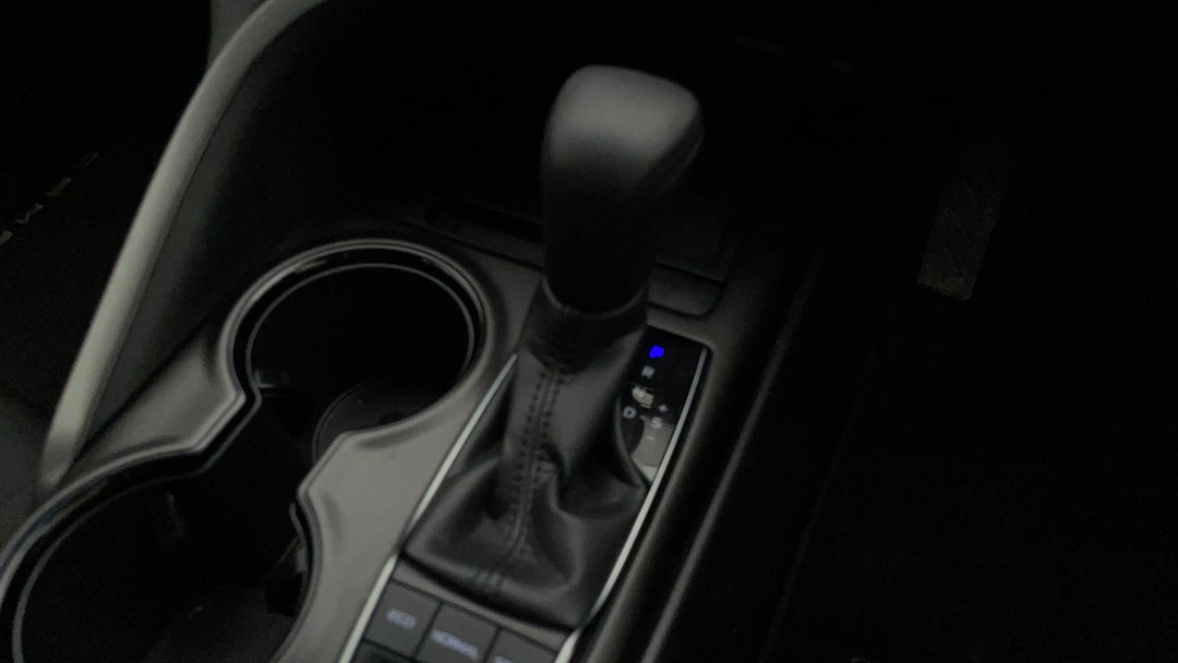 2024 Toyota Camry Ascent Hybrid, Automatic, 49255 km, Gear Lever 