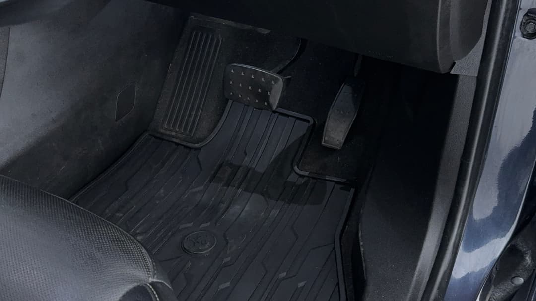 2019 Holden Acadia Ltz (AWD), Automatic, 125626 km, Pedals and Footmat