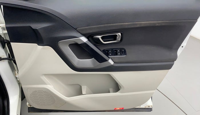 2021 Tata Safari XT, Diesel, Manual, 23,694 km, Driver Side Door Panels Control