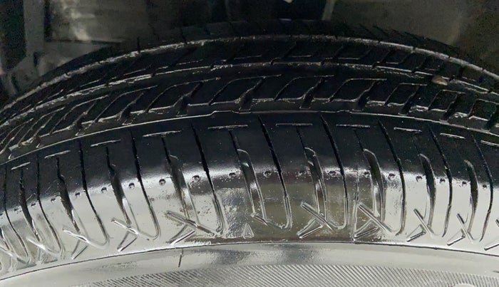 2014 Maruti Swift VDI ABS, Diesel, Manual, 54,980 km, Left Front Tyre Tread
