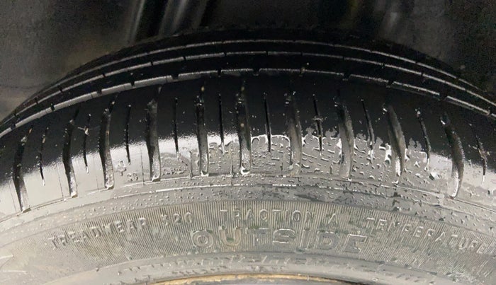 2009 Honda Jazz 1.2 BASE I VTEC, Petrol, Manual, 1,06,822 km, Left Rear Tyre Tread