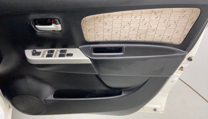 2016 Maruti Wagon R 1.0 VXI AMT, Petrol, Automatic, 61,774 km, Driver Side Door Panels Control