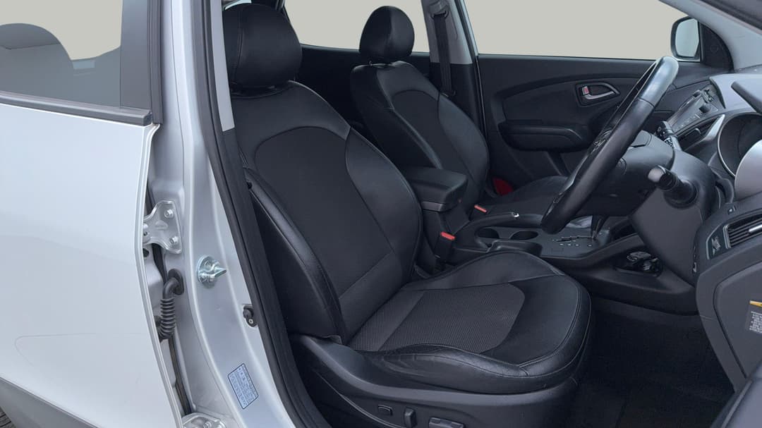 2015 Hyundai Ix35 Elite (FWD), Automatic, 132335 km, Right Side Front Door Cabin View