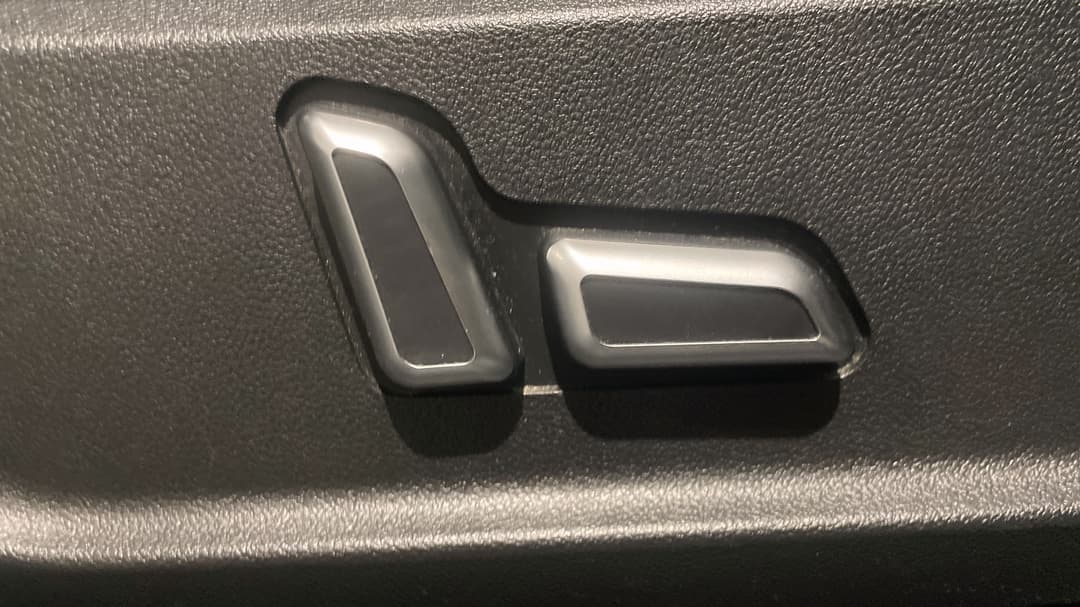 2022 GWM Ute Cannon-X (4x4), Automatic, 93053 km, Drivers Side Adjustment Panel