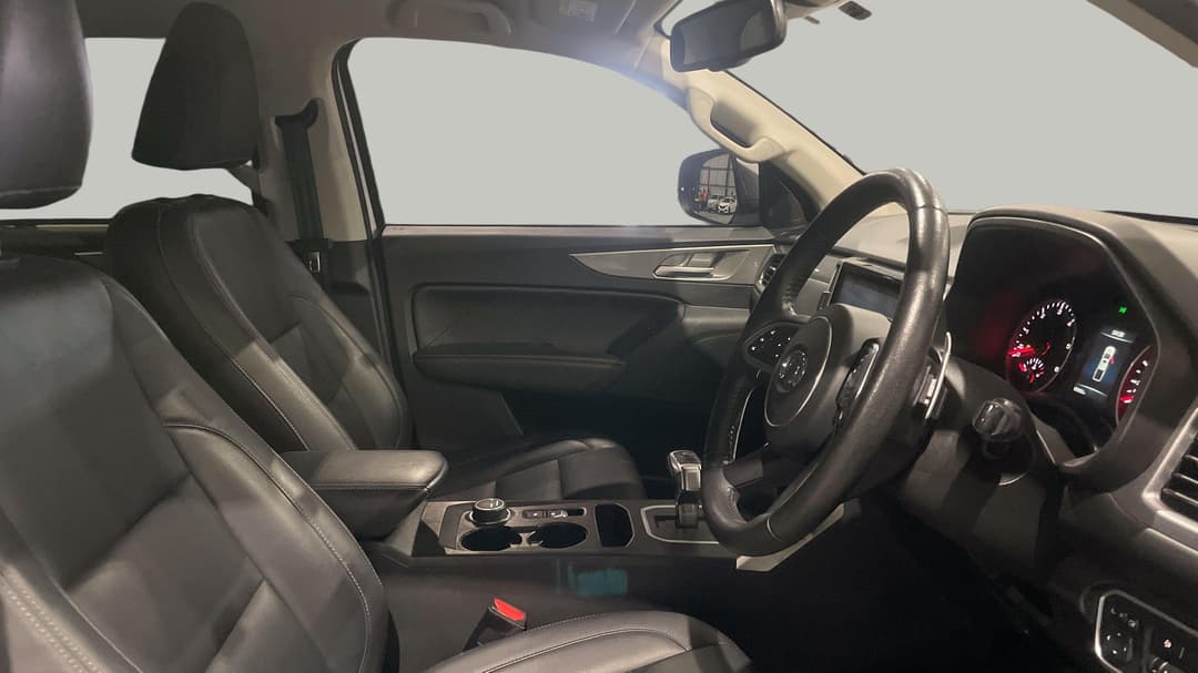 2022 GWM Ute Cannon-X (4x4), Automatic, 93053 km, Right Side Front Door Cabin View