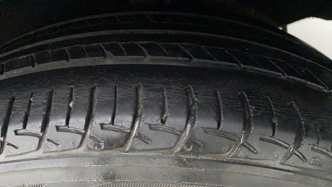 Left Front Tyre Tread