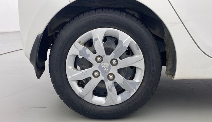 2017 Hyundai Eon MAGNA PLUS, Petrol, Manual, 23,855 km, Right Rear Wheel